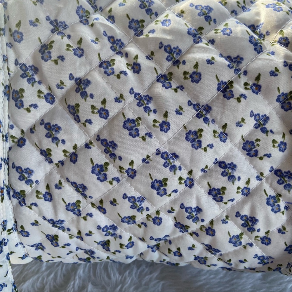 Quilted Floral Duffel Bag/with front pocket-           
Navy Forget-Me-Not Print - Picture 4 of 4